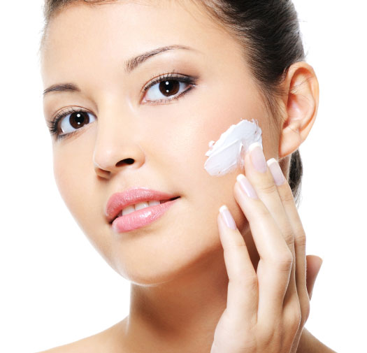 داشتن پوستی روشن ، روشن شدن پوست ، استفاده از مرطوب کننده و مرطوب کردن پوست